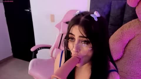 bella cruz online show from 04-16-26, 09:39