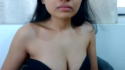 Snapshot of bellacrystall chatting on 06-23-26, 06:44 bellacrystall online show from 06-23-26, 06:44