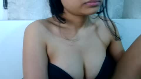 Snapshot of bellacrystall chatting on 07-15-26, 07:52 bellacrystall online show from 07-15-26, 07:52