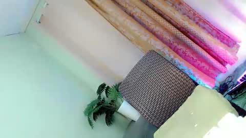 Bella rowt online show from 09-30-25, 02:27