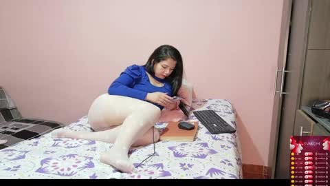 Snapshot of bellah_rose_squirt chatting on 05-09-26, 04:06 Bella online show from 05-09-26, 04:06