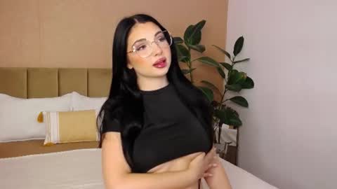 Snapshot of bellahere chatting on 07-15-26, 06:51 Diana online show from 07-15-26, 06:51