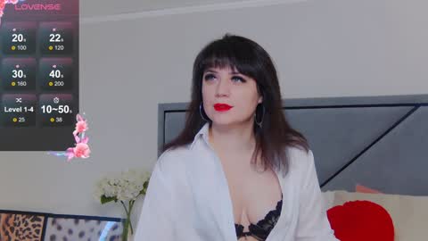 Snapshot of bellahillss chatting on 01-23-25, 08:04 BellaHillss online show from 01-23-25, 08:04