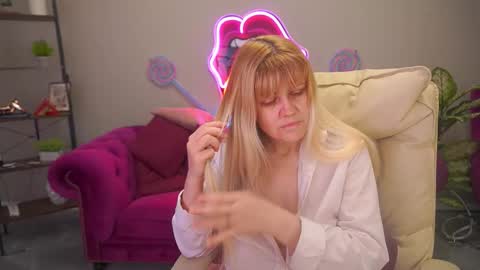 Bella online show from 03-27-26, 04:07