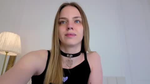 Snapshot of bellalima chatting on 05-19-26, 01:22 Bella online show from 05-19-26, 01:22