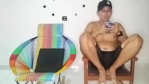 Snapshot of bellami_2508 chatting on 01-15-25, 03:33 Paola 22 and Andres 24 online show from 01-15-25, 03:33