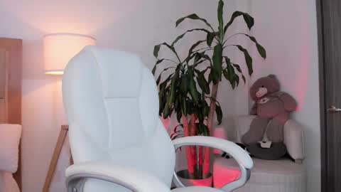 Bella Mia online show from 03-15-26, 05:41