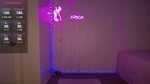 Snapshot of bellamonroee chatting on 05-06-26, 05:14 Bella Monroe online show from 05-06-26, 05:14