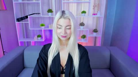 Snapshot of bellamur_ chatting on 05-09-26, 12:32 Bella online show from 05-09-26, 12:32