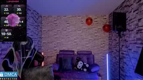   online show from 10-24-25, 04:47