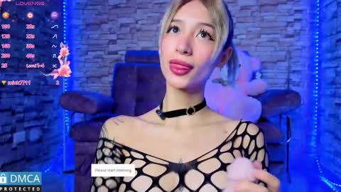 Snapshot of bellaodisea chatting on 05-15-26, 07:21 online show from 05-15-26, 07:21