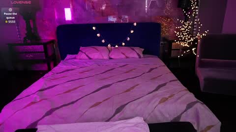 Bella online show from 04-02-26, 01:31