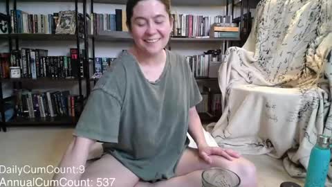 Snapshot of bellastrange69 chatting on 04-21-26, 01:42 BellaStrange69 online show from 04-21-26, 01:42