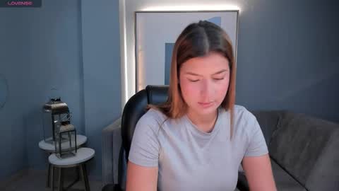 Snapshot of bellathompsonx_ chatting on 02-01-26, 11:25 Bella online show from 02-01-26, 11:25