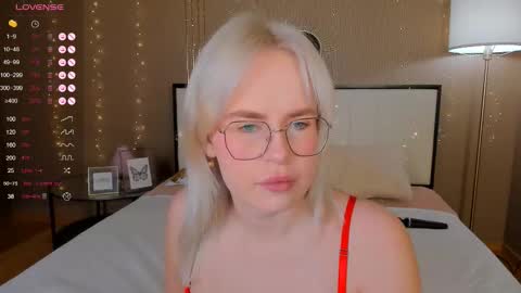 Bella online show from 10-20-25, 12:44