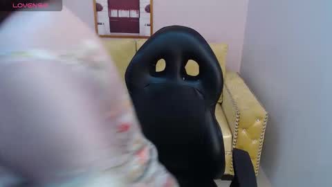 Bella online show from 11-16-25, 11:49