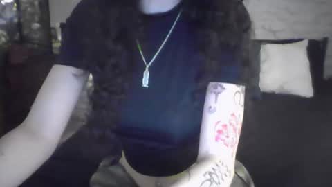 Snapshot of bellaxlauren chatting on 02-04-26, 06:25 bellaxlauren online show from 02-04-26, 06:25