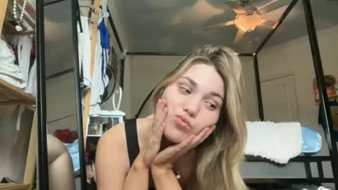 Bella 3 online show from 04-14-26, 07:09