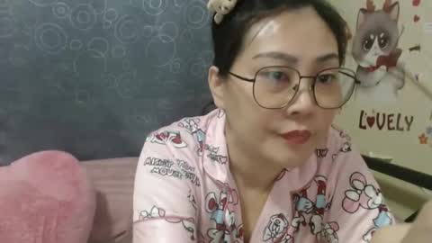 Snapshot of bellbabe chatting on 01-12-25, 10:56 Bella online show from 01-12-25, 10:56