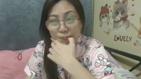 Snapshot of bellbabe chatting on 01-25-25, 02:04 Bella online show from 01-25-25, 02:04