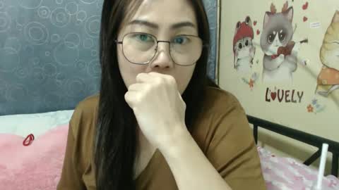 Snapshot of bellbabe chatting on 02-03-25, 11:42 Bella online show from 02-03-25, 11:42