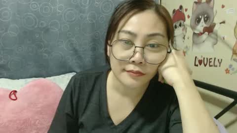 Snapshot of bellbabe chatting on 02-25-25, 10:47 Bella online show from 02-25-25, 10:47