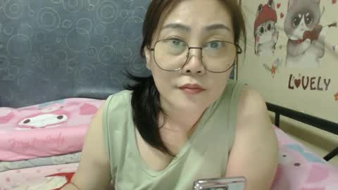 Snapshot of bellbabe chatting on 03-10-25, 03:41 Bella online show from 03-10-25, 03:41