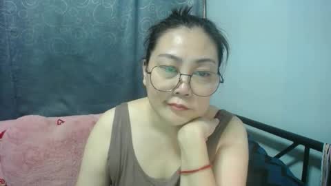 Snapshot of bellbabe chatting on 05-04-26, 11:50 Bella online show from 05-04-26, 11:50