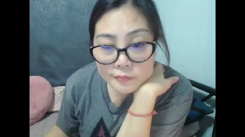 Snapshot of bellbabe chatting on 06-10-26, 08:13 Bella online show from 06-10-26, 08:13