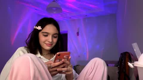 Nicole online show from 04-26-26, 01:20