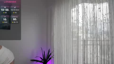 Snapshot of belle_blondy chatting on 06-05-26, 10:21 belle_blondy online show from 06-05-26, 10:21