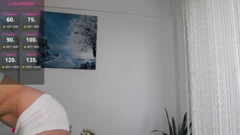 Snapshot of belle_blondy chatting on 06-09-26, 10:16 belle_blondy online show from 06-09-26, 10:16