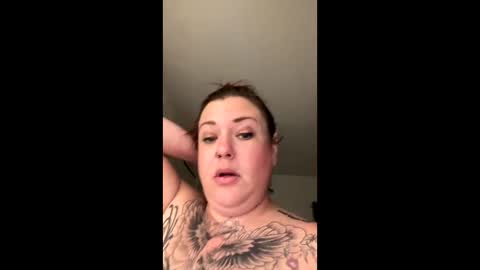 Snapshot of belle_marie chatting on 12-22-25, 05:59 Belle xx online show from 12-22-25, 05:59