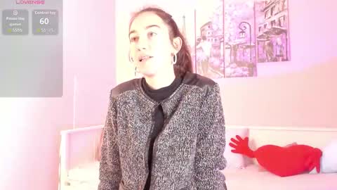 Bella online show from 09-19-25, 03:24