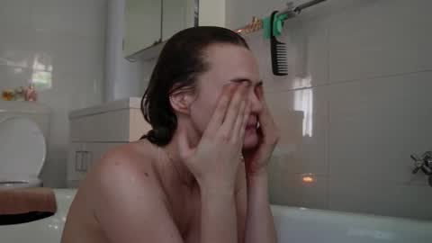 BELLE   online show from 11-04-25, 03:38