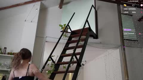 Snapshot of bellebabyboo chatting on 02-23-26, 02:09 BELLE online show from 02-23-26, 02:09