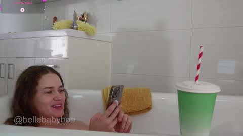 Snapshot of bellebabyboo chatting on 02-28-26, 03:40 BELLE online show from 02-28-26, 03:40