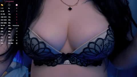 Hello I am kind friendly and cute girl online show from 04-18-26, 09:46