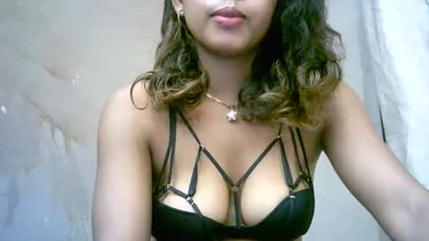 Snapshot of bellibellah chatting on 02-25-26, 12:37 BelliBellah online show from 02-25-26, 12:37