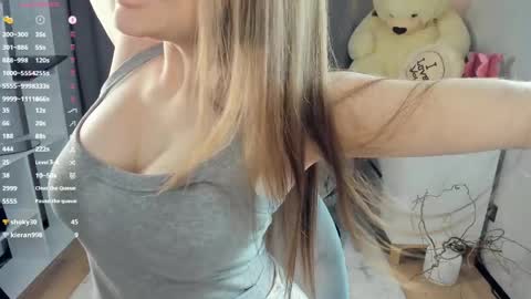 Snapshot of bellidream chatting on 04-30-26, 06:14 Bella online show from 04-30-26, 06:14