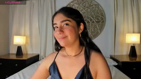 Snapshot of bellinda_21 chatting on 03-04-25, 08:05 Belinda online show from 03-04-25, 08:05