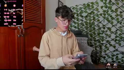 Neon online show from 12-01-25, 11:15