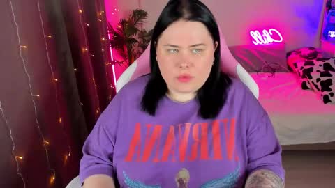 LinaBoo online show from 11-04-25, 04:39