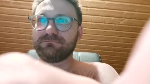 Snapshot of ben00189 chatting on 01-05-25, 10:40 ben00189 online show from 01-05-25, 10:40