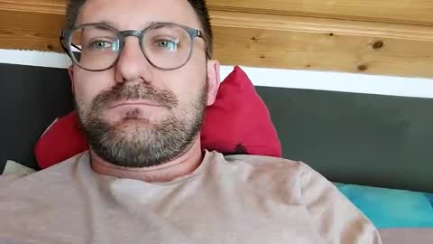 Snapshot of ben00189 chatting on 09-14-25, 02:05 ben00189 online show from 09-14-25, 02:05