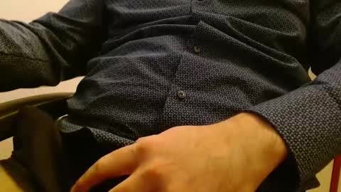 Snapshot of benben0310 chatting on 12-07-24, 04:03 benben0310 online show from 12-07-24, 04:03