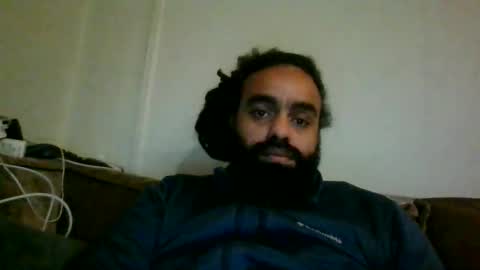 Snapshot of bengel_mozam chatting on 11-26-25, 01:50 kevin online show from 11-26-25, 01:50