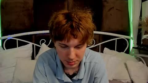 Snapshot of benjamin_harris chatting on 05-27-26, 04:15 Benjamin online show from 05-27-26, 04:15