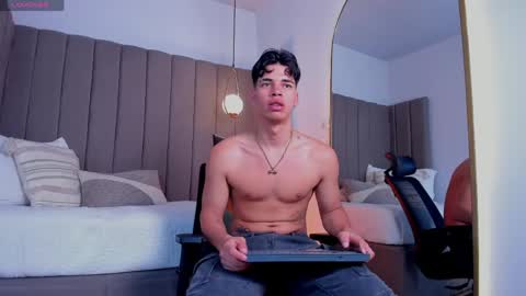 Snapshot of benjamin_more chatting on 05-14-26, 04:19 BENJAMIN online show from 05-14-26, 04:19