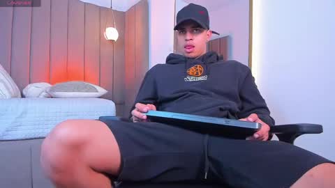 Snapshot of benjamin_more chatting on 05-19-26, 03:02 BENJAMIN online show from 05-19-26, 03:02